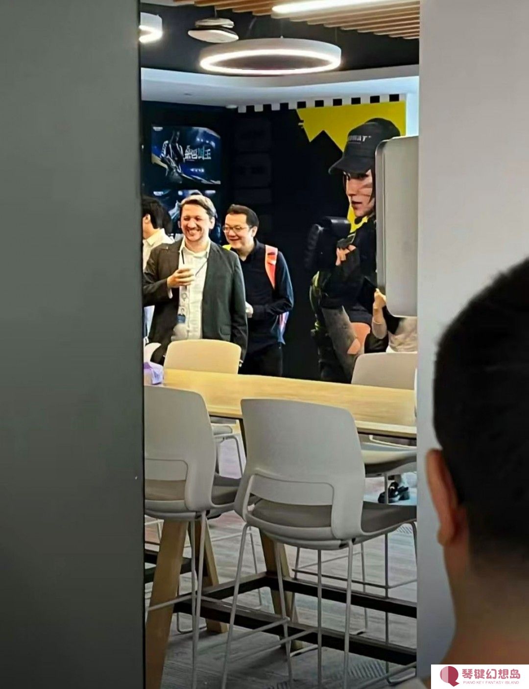 《艾尔登法环》手游要来？宫崎英高现身腾讯大楼